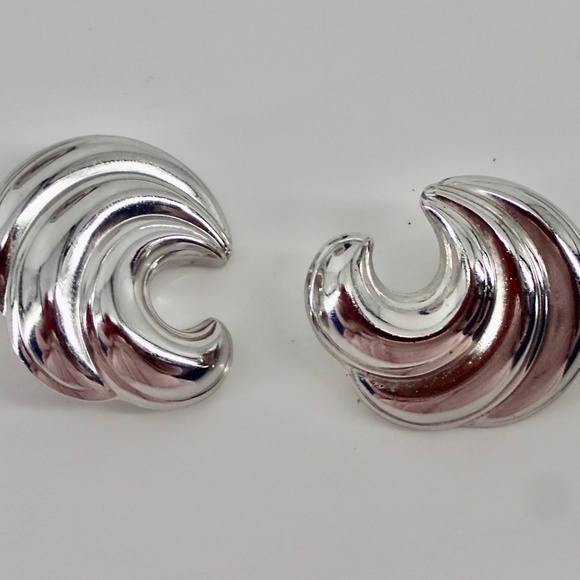 Vintage Silver Monet Swirl Post Earrings 1 Pair 1" - Picture 2 of 6